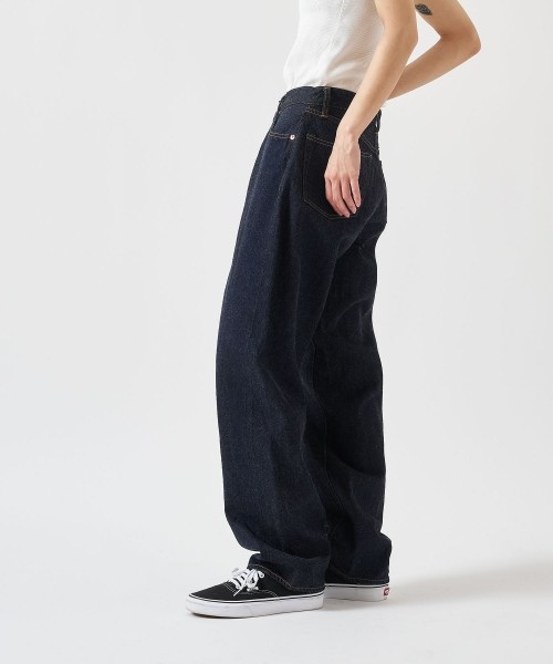 LOOSE TAPERED JEANS [UNISEX]