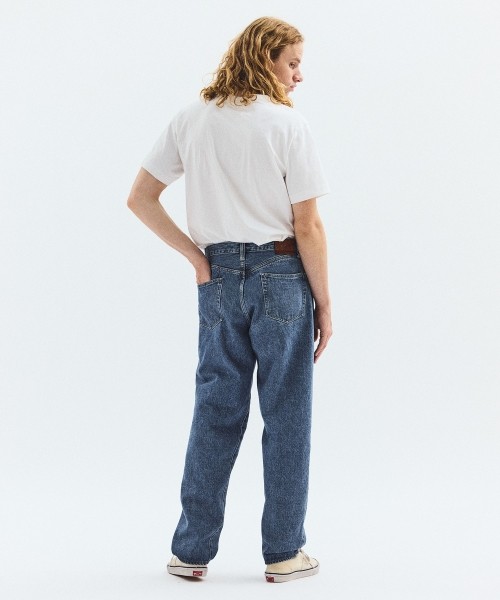 LOOSE TAPERED JEANS [UNISEX]