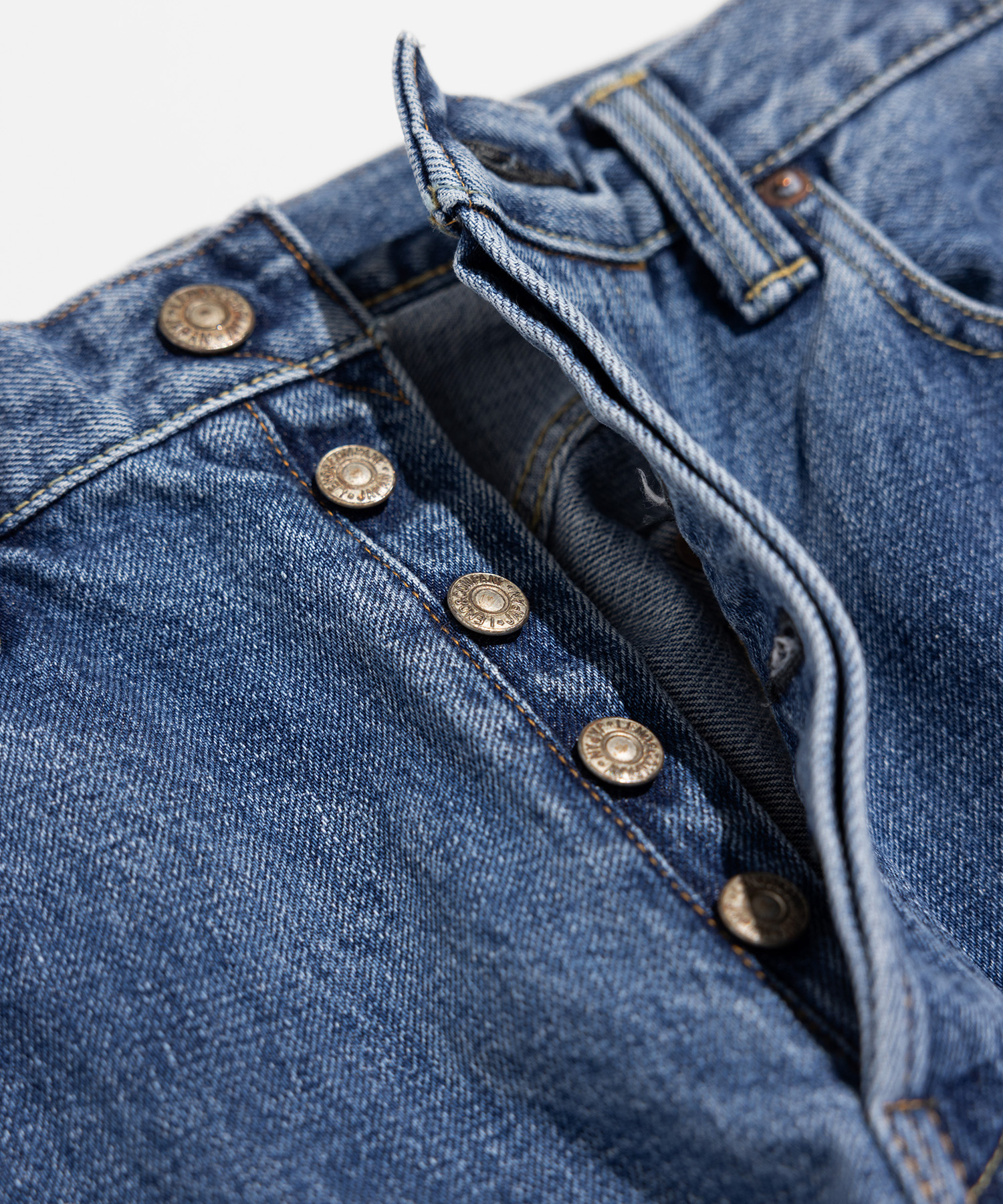 LOOSE TAPERED JEANS [UNISEX]