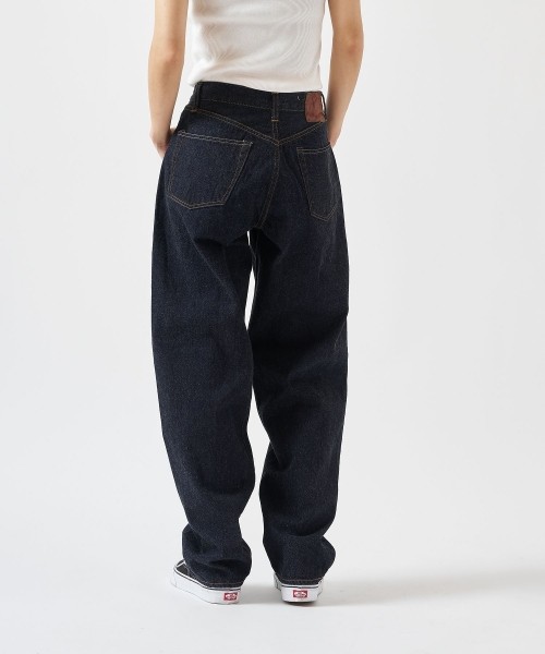 LOOSE TAPERED JEANS [UNISEX]