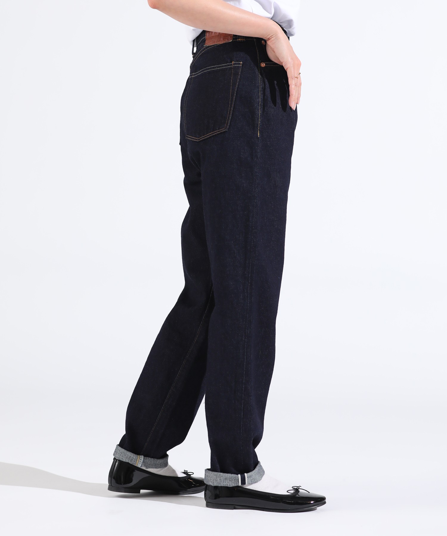 LUCY HIGH WAIST TAPERED JEANS