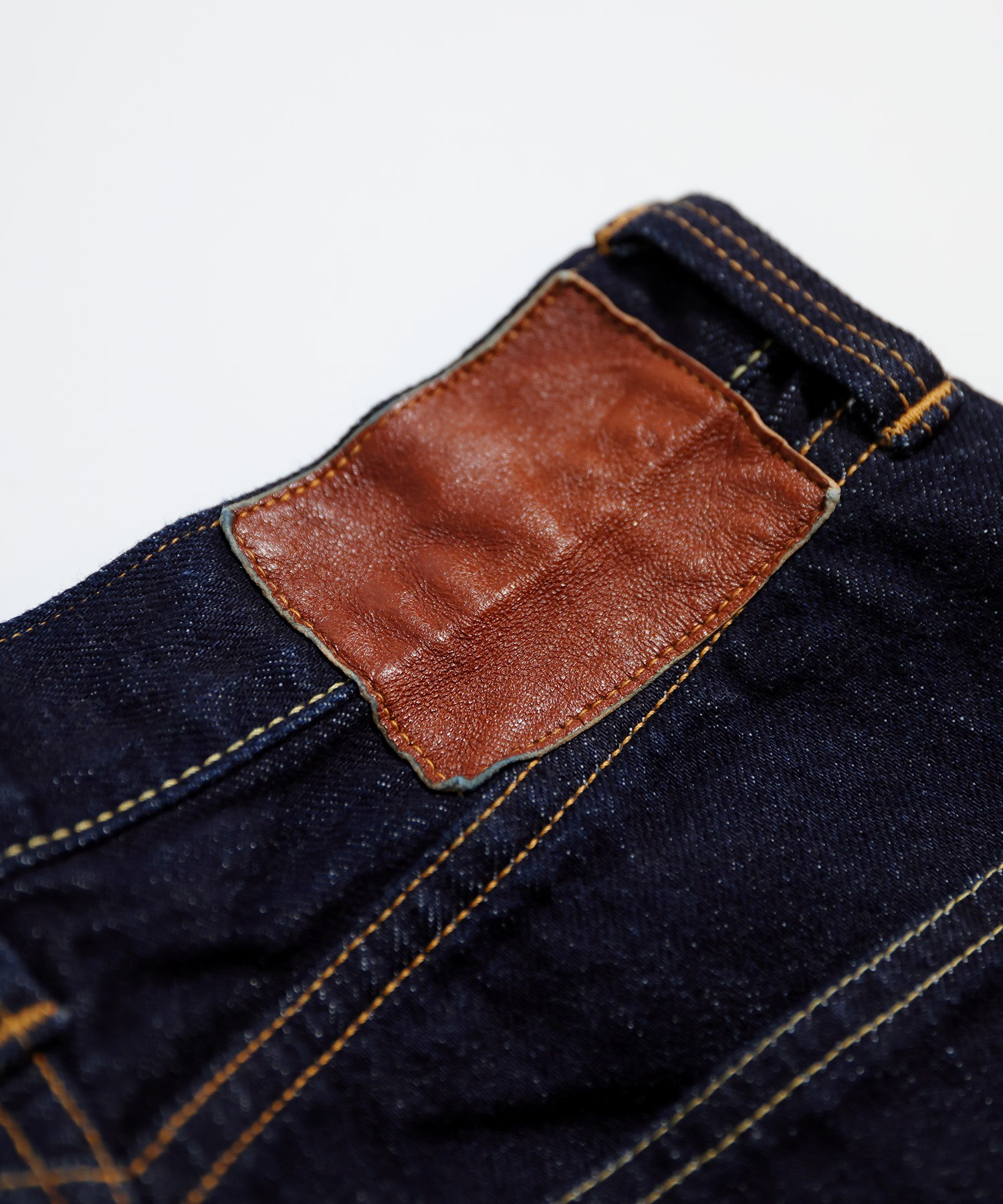 LUCY HIGH WAIST TAPERED JEANS