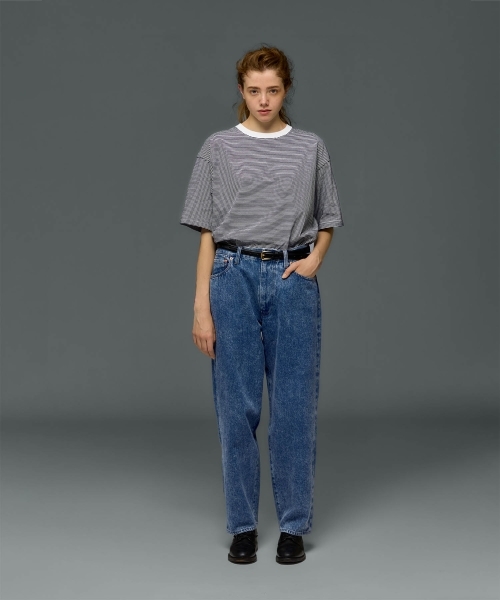 LOOSE TAPERED JEANS with KELEN