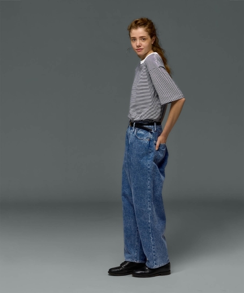 LOOSE TAPERED JEANS with KELEN
