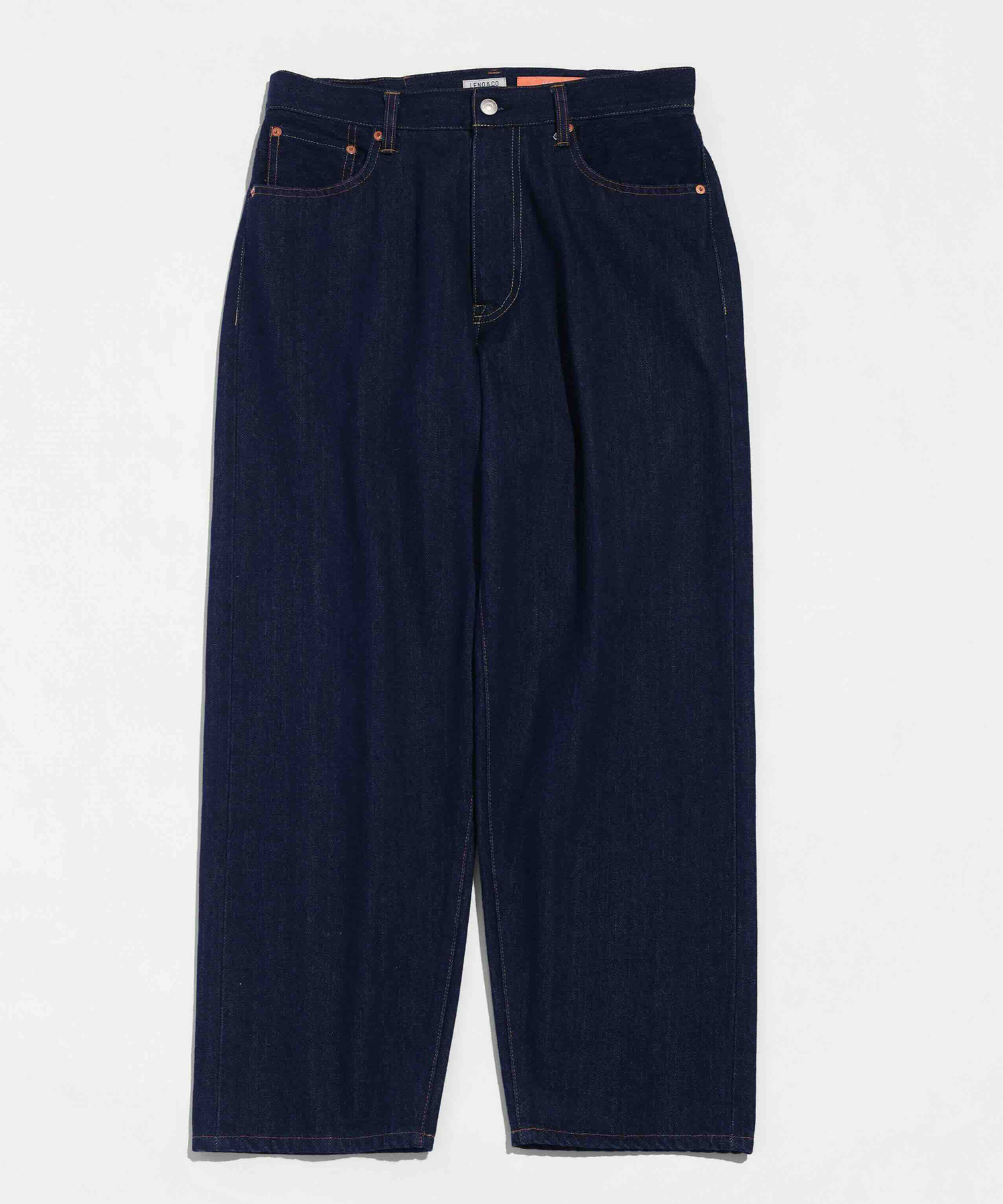 LOOSE TAPERED JEANS with KELEN