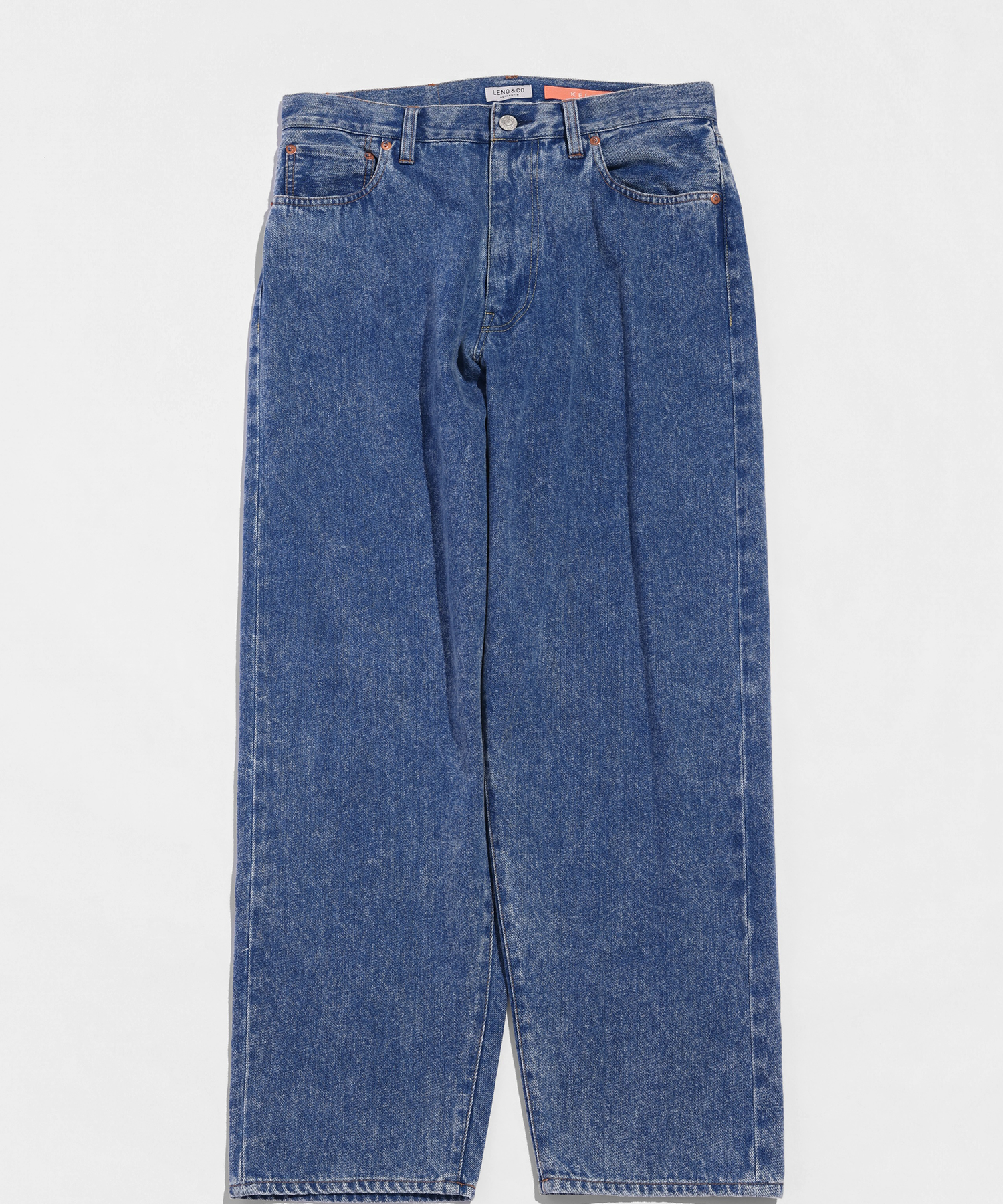 LOOSE TAPERED JEANS with KELEN