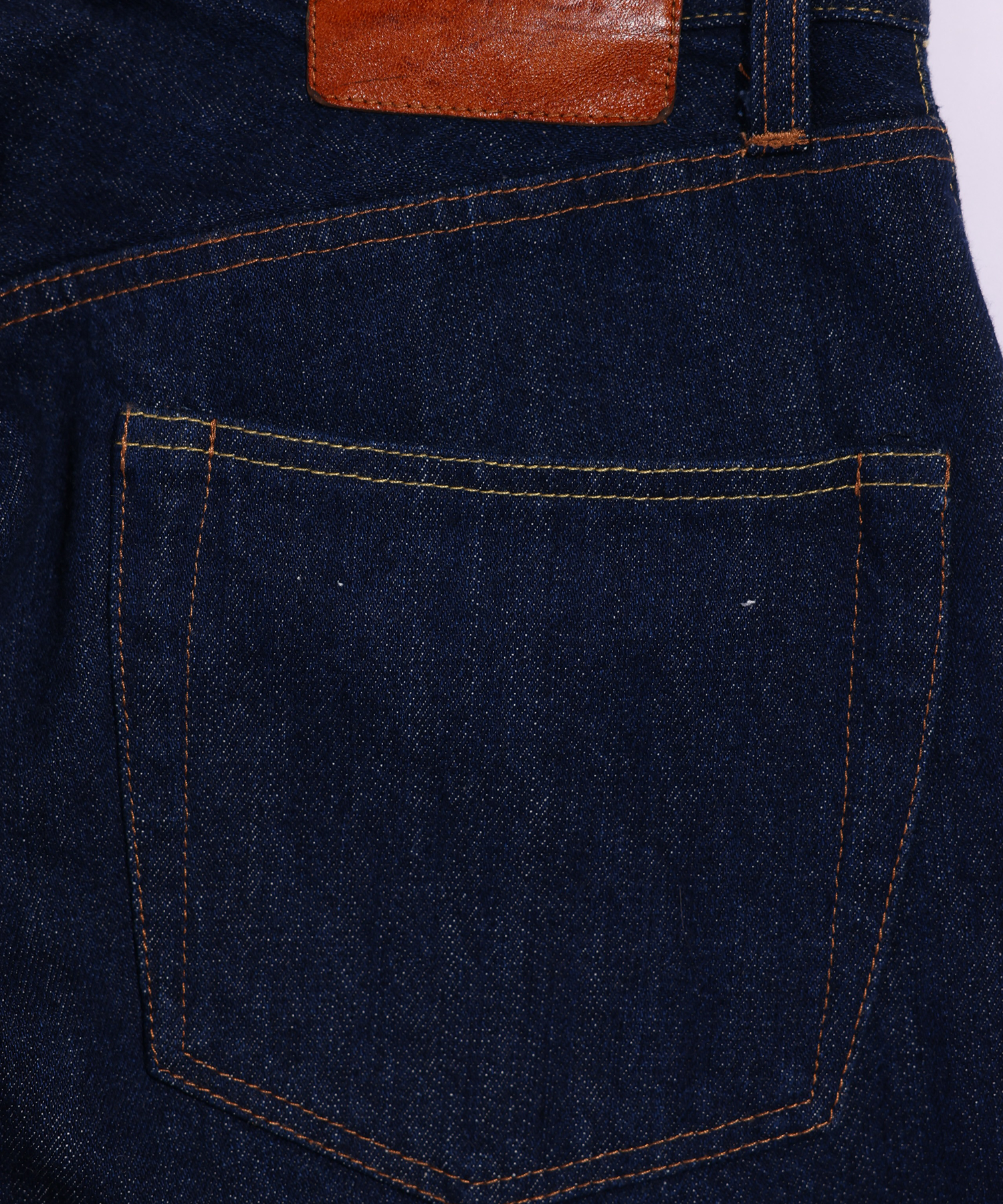LOOSE TAPERED JEANS with KELEN