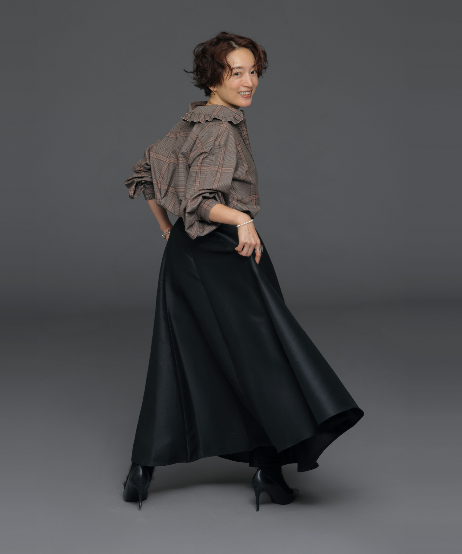 TUCKED PLEATS COLLAR BLOUSE with MIYAKO TAKAYAMA
