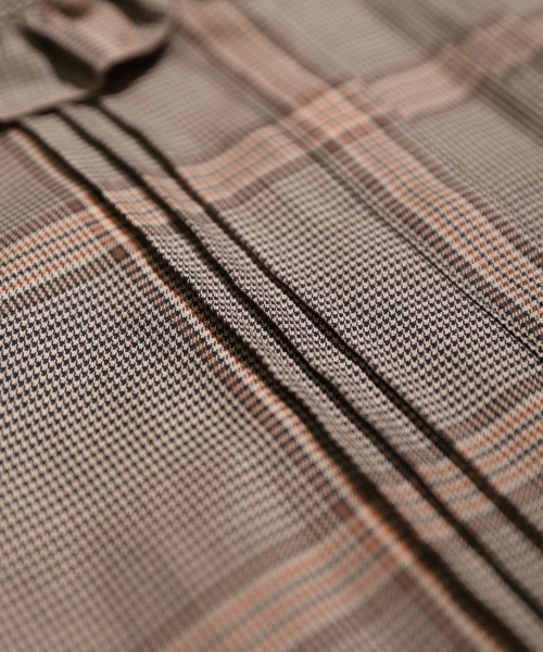 TUCKED PLEATS COLLAR BLOUSE with MIYAKO TAKAYAMA