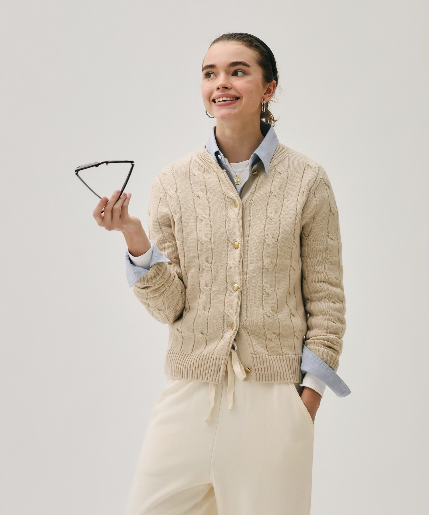 CABLE PATTERN CREW CARDIGAN