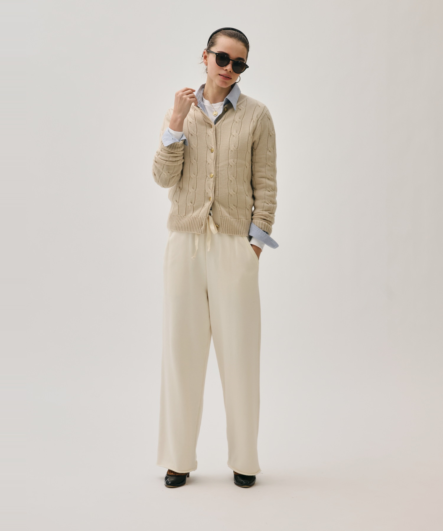 CABLE PATTERN CREW CARDIGAN