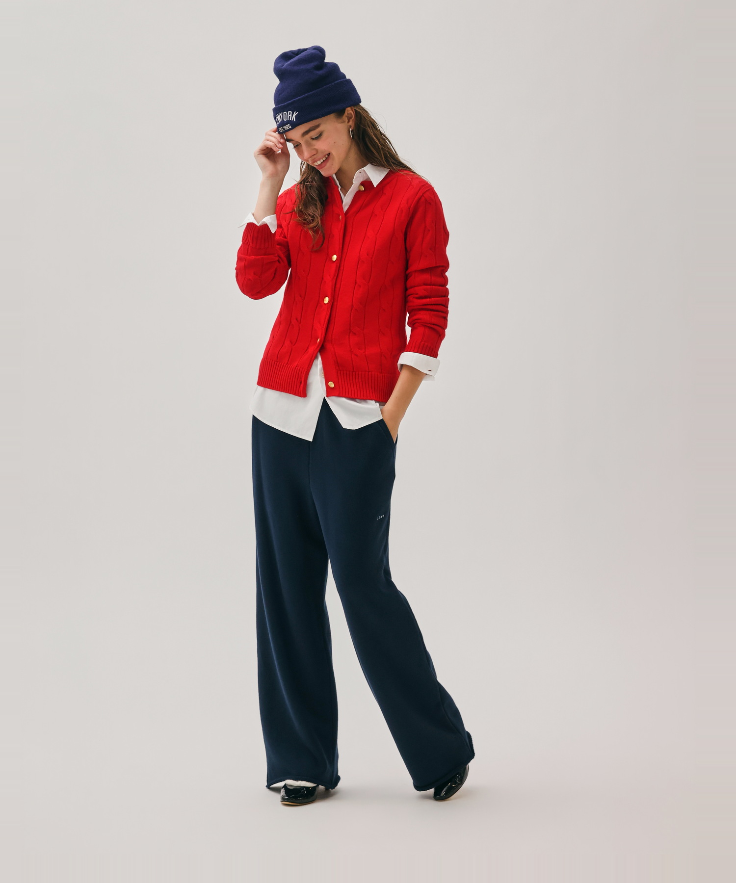 CABLE PATTERN CREW CARDIGAN