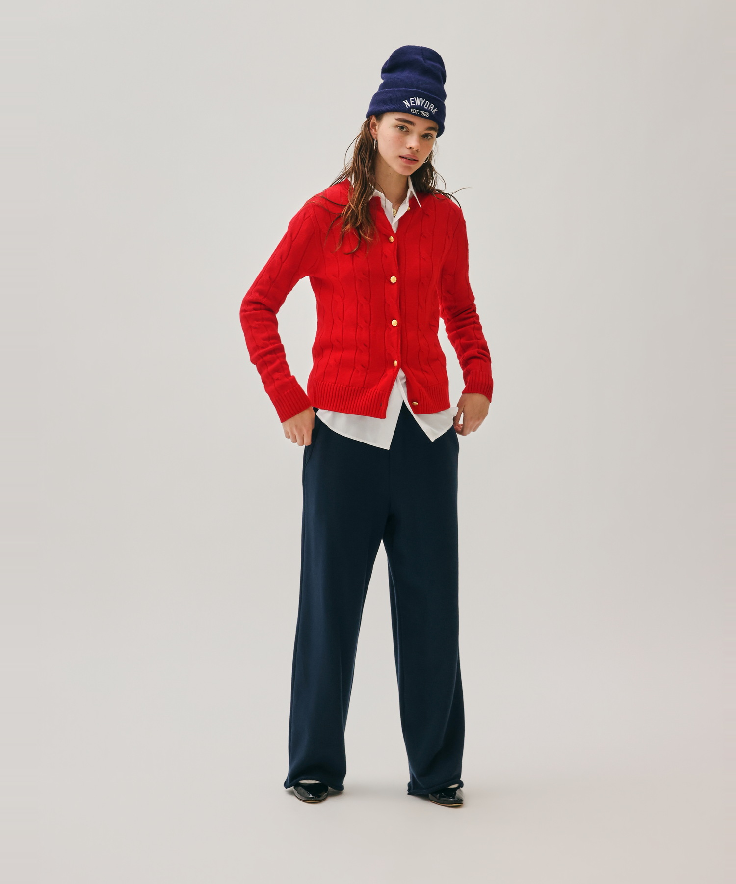 CABLE PATTERN CREW CARDIGAN