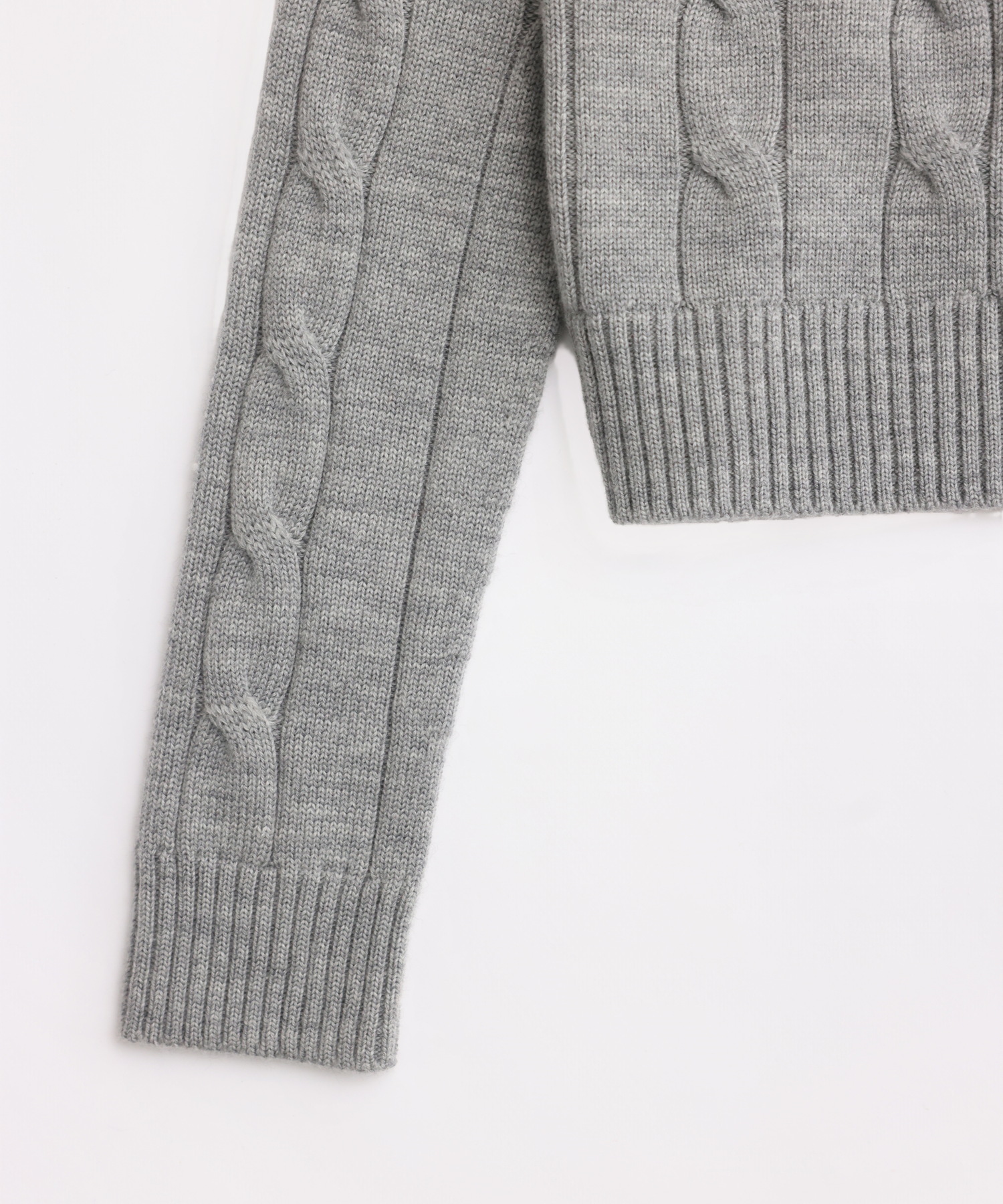 CABLE PATTERN CREW CARDIGAN
