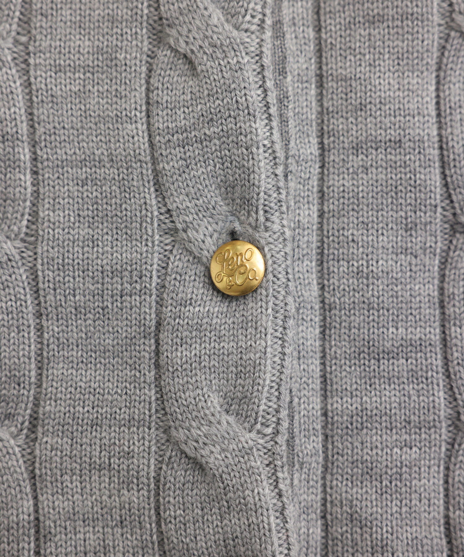 CABLE PATTERN CREW CARDIGAN