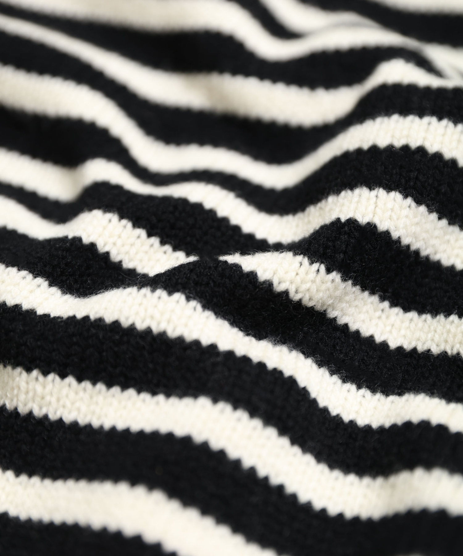 EXTRA FINE LAMBSWOOL SWEATER with MIYAKO TAKAYAMA